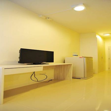 The Garden Living Hotel Bangkok Exterior foto