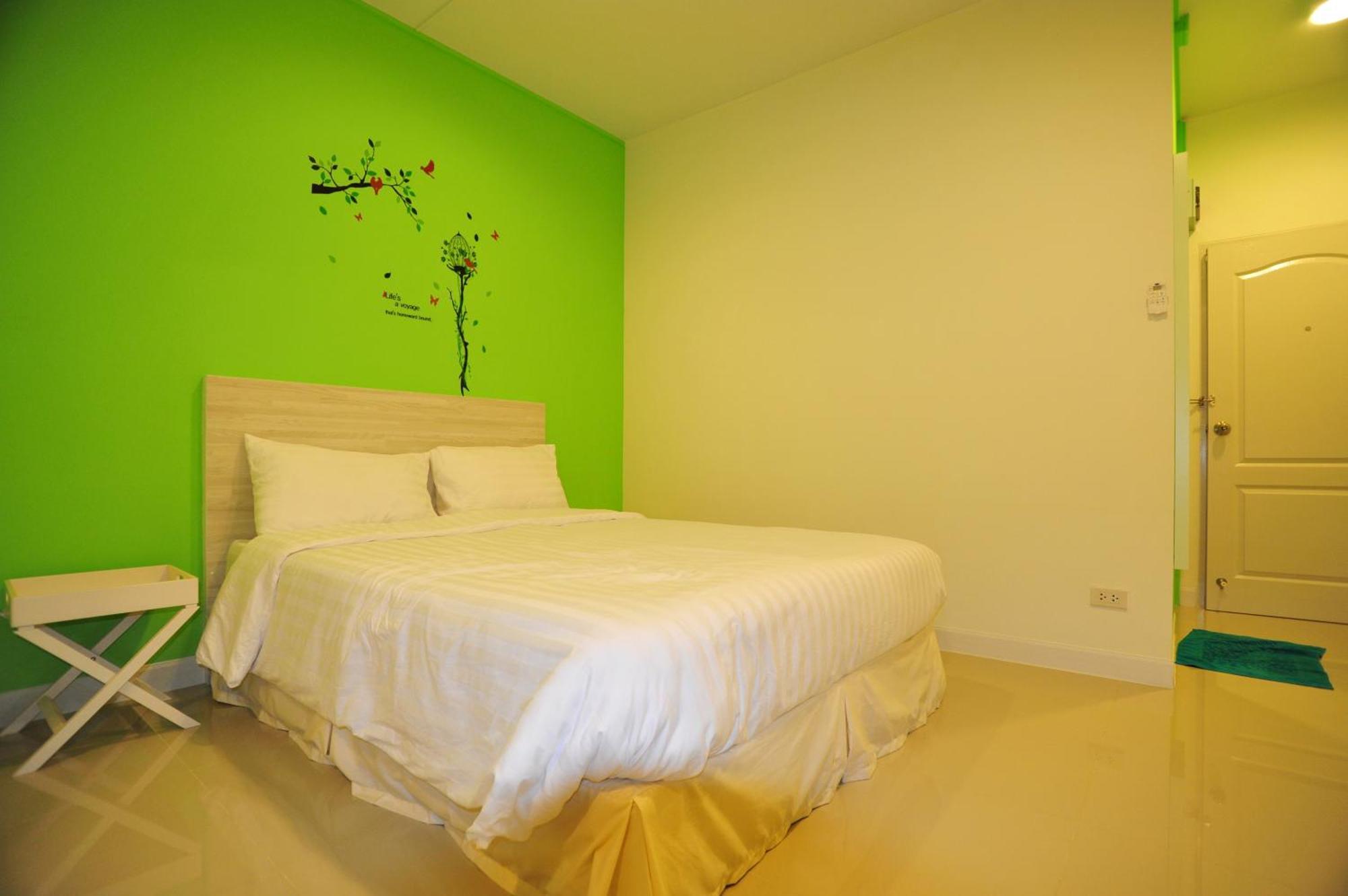 The Garden Living Hotel Bangkok Exterior foto