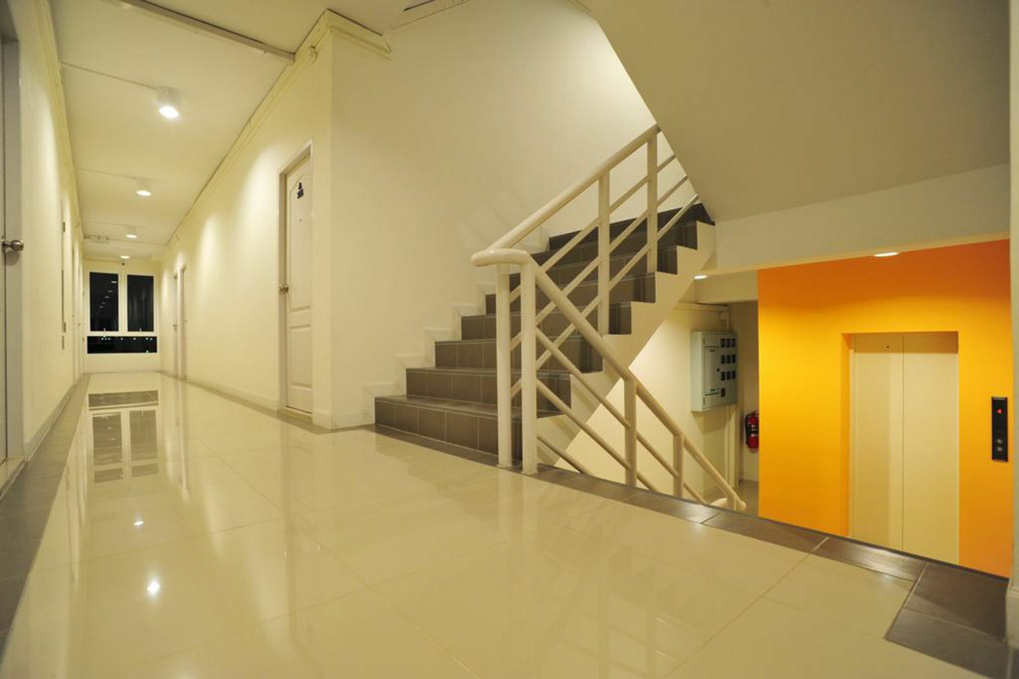 The Garden Living Hotel Bangkok Exterior foto