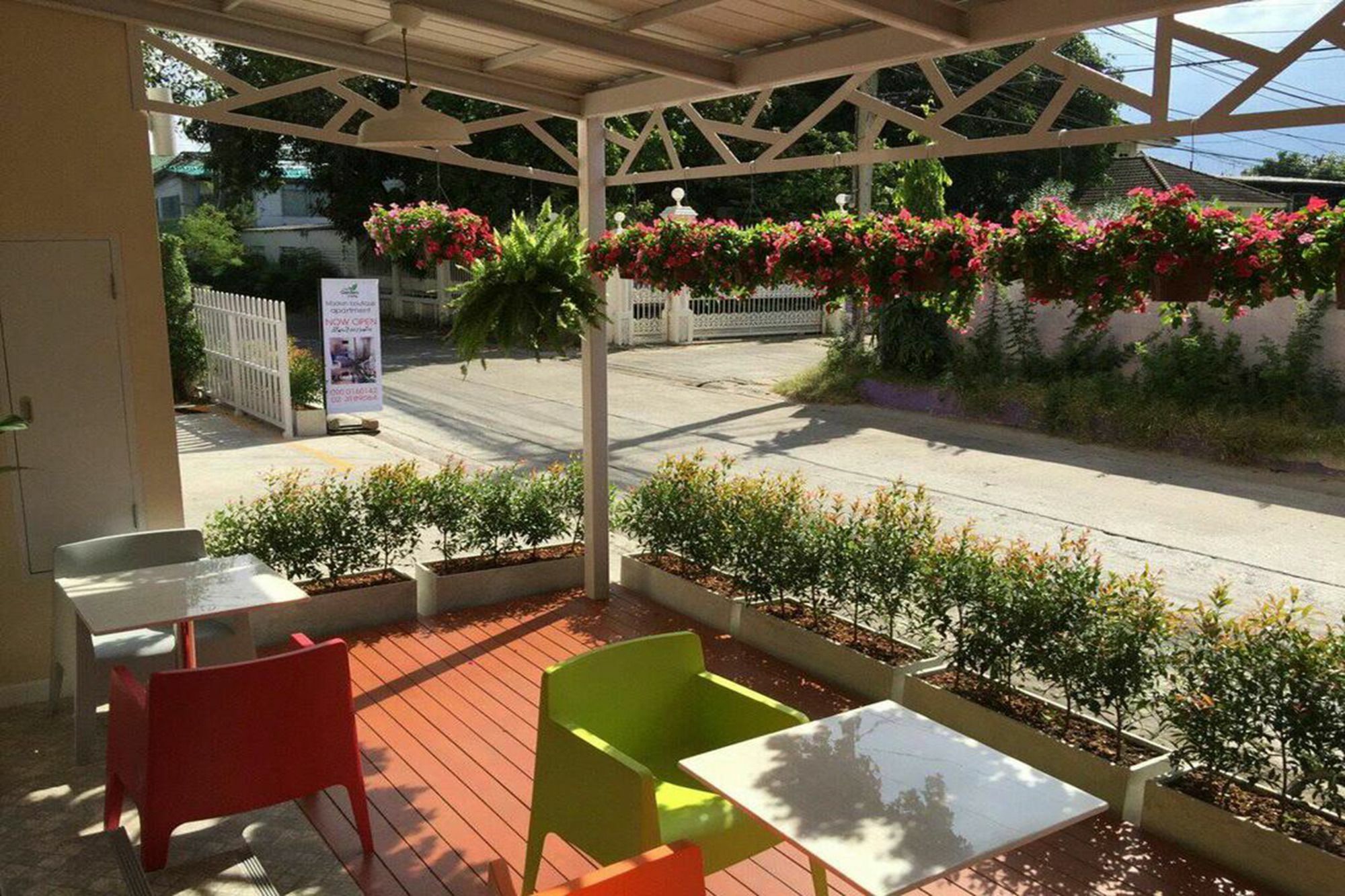 The Garden Living Hotel Bangkok Exterior foto